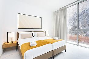 Crystal I Luxury Apartments