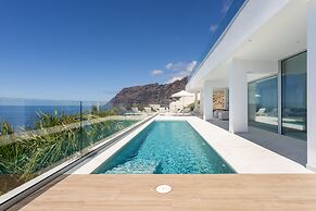Crystal I Luxury Apartments