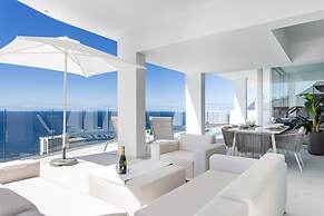 Crystal I Luxury Apartments