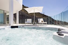Crystal I Luxury Apartments