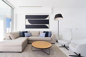 Crystal I Luxury Apartments