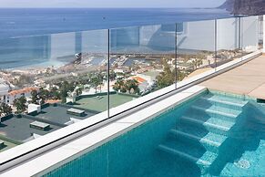 Crystal I Luxury Apartments