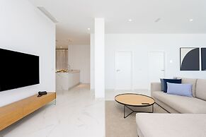 Crystal I Luxury Apartments