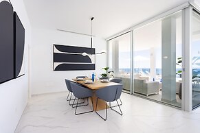 Crystal I Luxury Apartments