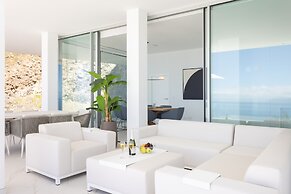 Crystal I Luxury Apartments