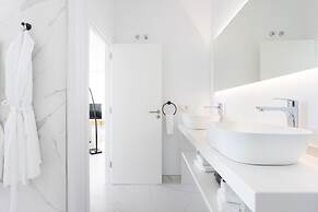 Crystal I Luxury Apartments