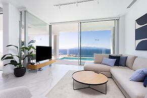 Crystal I Luxury Apartments