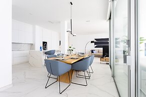 Crystal I Luxury Apartments
