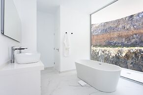 Crystal I Luxury Apartments