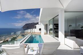 Crystal I Luxury Apartments