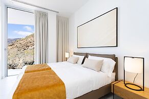 Crystal I Luxury Apartments
