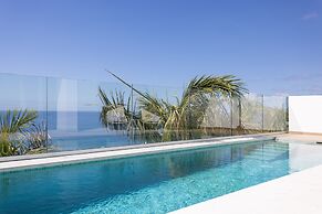 Crystal I Luxury Apartments