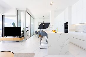 Crystal I Luxury Apartments
