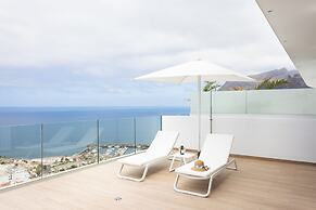 Crystal I Luxury Apartments