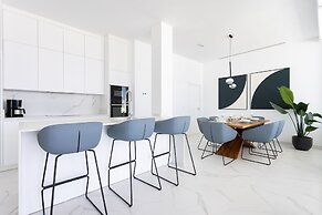 Crystal I Luxury Apartments