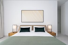 Crystal I Luxury Apartments