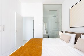 Crystal I Luxury Apartments