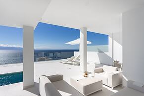 Crystal I Luxury Apartments