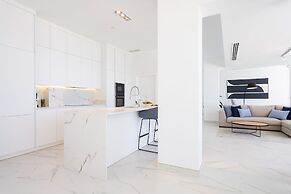 Crystal I Luxury Apartments