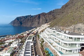 Crystal I Luxury Apartments