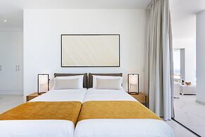 Crystal I Luxury Apartments