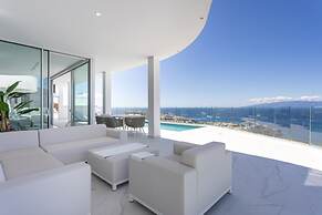 Crystal I Luxury Apartments