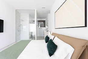 Crystal I Luxury Apartments