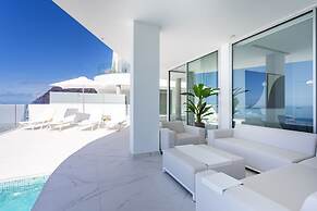 Crystal I Luxury Apartments