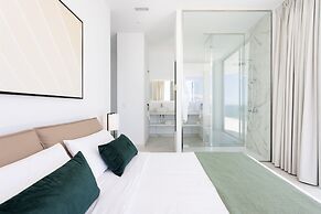 Crystal I Luxury Apartments