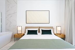 Crystal I Luxury Apartments