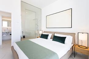 Crystal I Luxury Apartments
