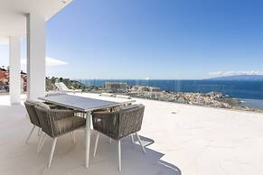 Crystal I Luxury Apartments
