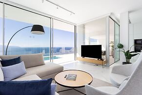 Crystal I Luxury Apartments