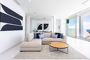Crystal I Luxury Apartments