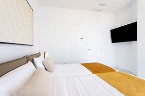 Crystal I Luxury Apartments
