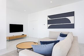 Crystal I Luxury Apartments