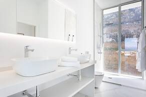 Crystal I Luxury Apartments