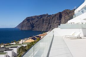Crystal I Luxury Apartments