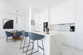 Crystal I Luxury Apartments