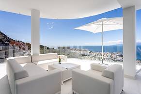 Crystal I Luxury Apartments