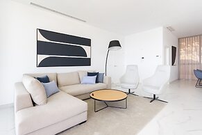 Crystal I Luxury Apartments