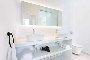 Crystal I Luxury Apartments