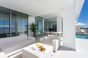 Crystal I Luxury Apartments