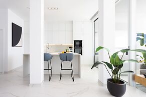 Crystal I Luxury Apartments