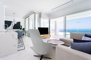 Crystal I Luxury Apartments