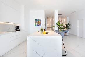 Crystal I Luxury Apartments