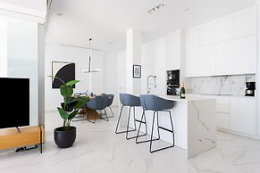 Crystal I Luxury Apartments