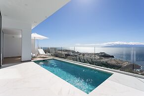 Crystal I Luxury Apartments
