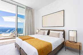 Crystal I Luxury Apartments