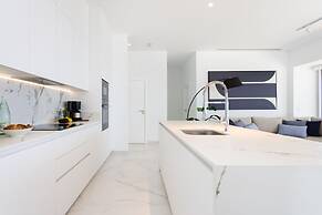 Crystal I Luxury Apartments